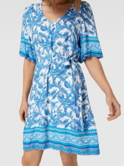 Knielanges Kleid Mit Allover-Muster In Blau -ModeHaus Verkaufs-Shop 613jel2hah6kgha97524kj278h3k8i9jakoked268p74igqi6p63id1j8gpj4gho8h832lim6kskge1p8so36cr568s6cdpgc8sm8dhkc5i3ee1l70o66e1k68pj6e9h6srjao8