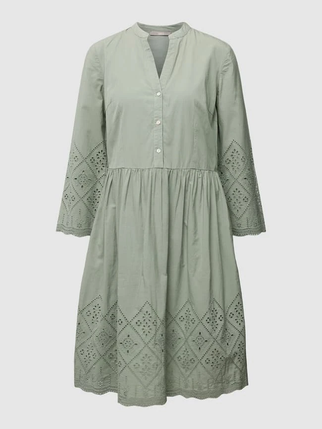 Knielanges Kleid Aus Baumwolle Mit Lochstickerei In Lindgrün 4 Knielanges Kleid Aus Baumwolle Mit Lochstickerei In Lindgrün – Bild 2