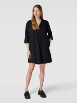 S.Oliver BLACK LABEL Knielanges Kleid Mit V-Ausschnitt In Schwarz