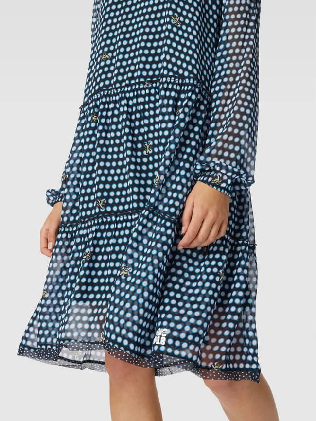 MARC CAIN Knielanges Kleid Mit Allover-Muster In Schwarz 5 MARC CAIN Knielanges Kleid Mit Allover-Muster In Schwarz – Bild 3