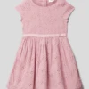 Kleid Mit Lochstickerei In Hellrosa