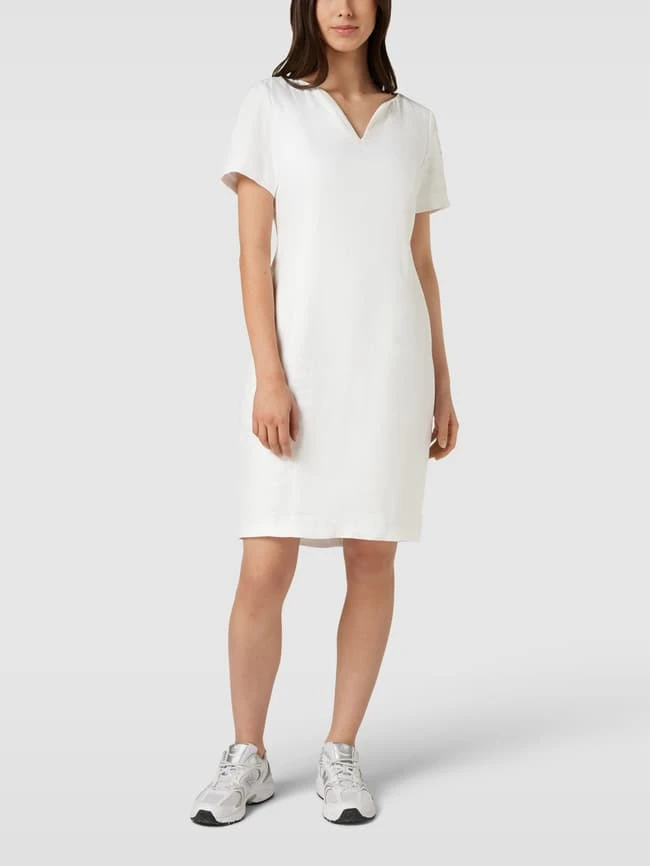 White Label Knielanges Kleid Mit V-Ausschnitt In Weiß 3 White Label Knielanges Kleid Mit V-Ausschnitt In Weiß