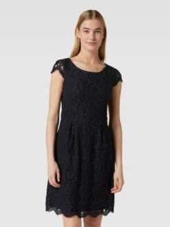 Knielanges Kleid Mit Floralen Stickereien In Marineblau -ModeHaus Verkaufs-Shop 6krkodhg9t5kmki889a4odi964rj6i2k650jechl6op46gpo85930ci79oo30l246l43ecq389136d256oo30p9h6sq3ap316pj6ap9k6dj3cohlcphmac1i61j3gpb16sr34c0