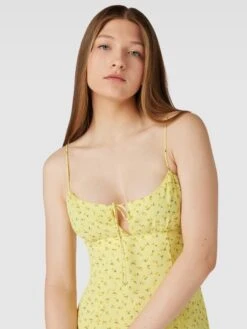 Knielanges Kleid Mit Allover-Muster In Neon Gelb -ModeHaus Verkaufs-Shop 6l43gkabadakecq46p354ji794rkogi96l0j8jae9p334k9na1838gaa6p93ciq688qlahaaa18kmc2c8t3m6d1o74r3go9k6orj2e1k60q6co9j6or32o9m68s68dr1c9gjap0