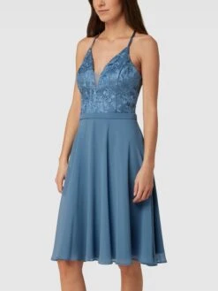 Kleid Mit Herz-Ausschnitt In Rauchblau -ModeHaus Verkaufs-Shop 6p3laeaj6l2j4h9oa523gii28p6jcl9kap2jai2564q32ihla15laj2j7534ed9n8p8kke1i9p1kej1i6t3j2d9ncphmap1kc8pm8dpkc5j3io9mc4q3gdhi6go32dpn6gsj2oo