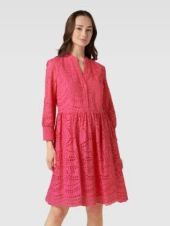 Knielanges Kleid Mit Lochmuster In Fuchsia -ModeHaus Verkaufs-Shop 6p84sii1al34ic9o9col4hi39994kl2c8ta42ha39p64kgi16sr5cla97513ai2b88rk4h9jacolahqg9so68cr360q64eb4cgrj4cpk70ojce1lccr3gd32cdim2c366gpjido