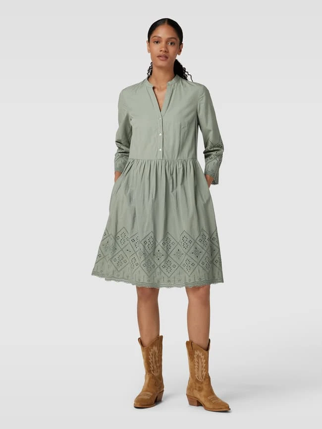 Knielanges Kleid Aus Baumwolle Mit Lochstickerei In Lindgrün 6 Knielanges Kleid Aus Baumwolle Mit Lochstickerei In Lindgrün – Bild 4