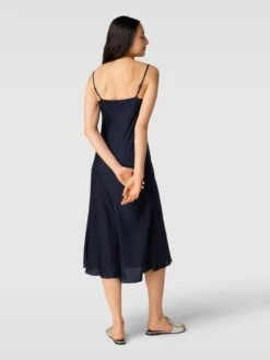 Knielanges Kleid Mit Verstellbaren Spaghettiträgern In Marineblau 11 Knielanges Kleid Mit Verstellbaren Spaghettiträgern In Marineblau -ModeHaus Verkaufs-Shop 70o4cii3711kkcijal7j4j2b8p44eki96t54ce2fa4o4igqe719jcl23aksj6khk918kqjq79p63ikhi68o62dhg75ij0e3264om6d1k6tj36eb4cgrj4oj46hgjidhk64pj6cg