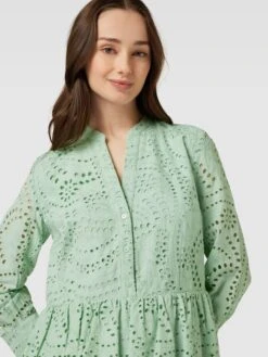 Knielanges Kleid Mit Lochmuster In Hellgrün 9 Knielanges Kleid Mit Lochmuster In Hellgrün -ModeHaus Verkaufs-Shop 710l2ghp6t456gi674r4ek9k88q4gkqm9tb38iq58h9j4i2k98q48iq698o34hph9l1kugak9l236k9o913j6cplckojepj661hm2cpk70q68o9l60p6ad9m64pjaopkc8s64d0