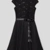 Kleid Mit Spitzenbesatz In Schwarz -ModeHaus Verkaufs-Shop 71534j9g6l64mgijah7l4cpo9t23aipj6op30c226op4gk2f8514udpm8p148i2l8l654l1m61738j1l993j4c1mcgrjap1h70s3gohkcor68ohmc4p6cphockp36dppc9ijad8