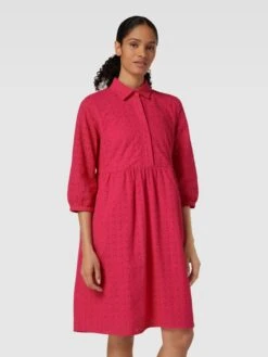 Knielanges Kleid Mit Lochstickerei In Pink -ModeHaus Verkaufs-Shop 74sjgi1ia4ok2ci79cqksjqm8t344d1j60p50hhp9d64mci568r48e9g89456iad9hb4shi3a4qksha5a4o62ohgcpj3aphgc8p3ge9kcopmcohnchi36cpm6orj6oj661gjecg