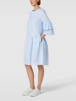 White Label Knielanges Kleid Mit Streifenmuster Und Volantärmeln In Bleu