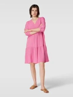 Knielanges Kleid Aus Viskose Im Stufen-Look In Pink