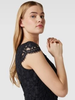 Knielanges Kleid Mit Floralen Stickereien In Marineblau -ModeHaus Verkaufs-Shop 8583il1h995lagak98o50cae98o4ue2f8kq3eia4ah3kgl1ka4s58h2i9p434dhoa96k4cadah0ksga9913m2o9k60rjic1lc9h6co9kckq66o9i6pi3gohlc8sm6d1gccp64dg