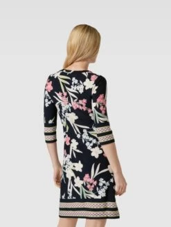 Knielanges Kleid Mit Allover-Muster In Marineblau -ModeHaus Verkaufs-Shop 85akehq5958j0e1g9153ak2a6l65cii16gp4chif90skaj2e60okmgqm9d1jghab690koji39p95aci56ko32cr66krjid33c5im2e1k6phm8eb569hjed9i6cq6ccr56grj8co