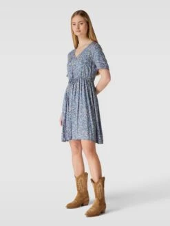 Pieces Knielanges Kleid Aus Viskose Mit Allover-Muster In Hellblau