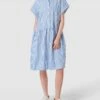 Knielanges Kleid Mit Streifenmuster Modell 'Leonie' In Blau -ModeHaus Verkaufs-Shop 892kkdiba943ch2ka8p48d9o895kqiig89342gq89sr5ceai6584oda56l2k4d2a6h334g9i9t2kocid8so30o9k6lhj6d326gs36c9k75hmaeb16lij4e9o65gm4d346cojge0
