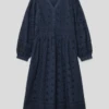 Scotch & Soda Kleid Mit Floralen Lochstickereien In Marineblau -ModeHaus Verkaufs-Shop 8d6k8hi49oskoh297593eka58t1k2chn9t558iic6opj0ea99oo34had6krjajaja124uea28gokaca68go3gp9ncpijac9n60pjip1k64p3ge9i6thm4dpp65im2dhn6hj38e8