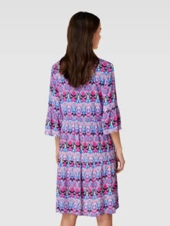 Knielanges Kleid Mit Strukturmuster In Blau -ModeHaus Verkaufs-Shop 8h638h1i99b3icq488rkoc228p74udq871a58i1ial5kgji46t2j0h266p5jac21ah43glae9h550dqk6p3mcp31cgrm8cpk74pj4e9k6hi3ae3364pj8e1o6dhm4or36ssjgog