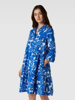 Knielanges Kleid Mit Allover-Print In Royalblau -ModeHaus Verkaufs-Shop 8ko3ichp8h4kigqf89854gqja4p32j1j84p38ea49d3j8j2j8d1k4ji48sp4ijqk9kq5ah29a0pjcdhi853m6cho70q66d356op66opk68p68e9j74sjad9mcgom8phi6hi36p0