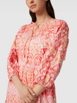 Oui Knielanges Kleid Mit Allover-Muster In Pink -ModeHaus Verkaufs-Shop 8p64gd266914skq48cq58kpl68r44dpi9kqj2l2b8l1k2ia4acsj4ca76osjae2d9tb3aj9kal94cl2k70o3gor4ccojic1k6dh34p9kc5hm2ohj70rjiopo65hmae31c9h34co