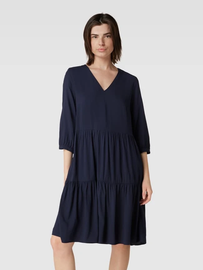 Knielanges Kleid Aus Viskose Im Stufen-Look In Dunkelblau 6 Knielanges Kleid Aus Viskose Im Stufen-Look In Dunkelblau – Bild 4