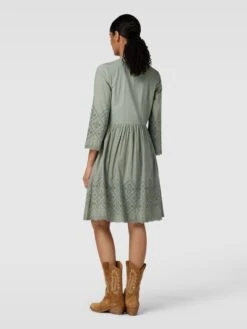 Knielanges Kleid Aus Baumwolle Mit Lochstickerei In Lindgrün 11 Knielanges Kleid Aus Baumwolle Mit Lochstickerei In Lindgrün -ModeHaus Verkaufs-Shop 8ta3gi9m8h8k8ga59h53ijhjad530him8sr42gi39oq38i2e9t0l4kpj9l454cam610j4gae65642i2g9oo3eeb46ssjed1hcosm6ohk6crmce1g6tgjip1jcosjcdpp75gm2p8