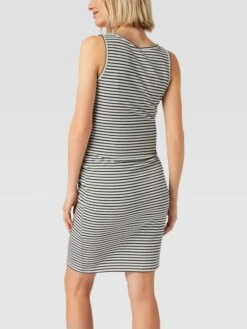 Mamalicious Umstands-Kleid Mit Still-Funktion Modell 'LIA' In Schwarz -ModeHaus Verkaufs-Shop 90s56e2h7184ig9makqkijqk890l8i1h895k8d2l8564ki22a16l6la16h442hqd9p73ei218553ej1n6go3goj6c4pj4c9pccpj6o9kccqjee9m74sjecr669j6cdb56oo6aco