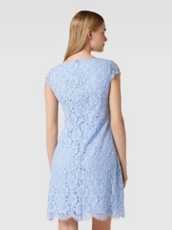 Knielanges Kleid Mit Floralen Stickereien In Blau -ModeHaus Verkaufs-Shop 95342kid6l658hhg89942l2m98r5ch2d74o44cqf6cp3gdik8h14cghoa16kag9pa5a3ih239orj2d269ko3goj2cksjcp326grmcc9k64q3ieb6c8o34d1h6so30d36cgo3ae8