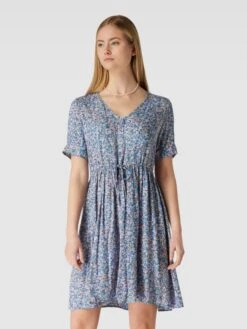 Pieces Knielanges Kleid Aus Viskose Mit Allover-Muster In Hellblau -ModeHaus Verkaufs-Shop 959kui2f6p84kh26696kog9gap536ea26kpkoj2i658ksgpp6csjih28996keca76l652jaca53kmg9n68o30e1g6osj0dj2clj3ge1kc8p3gohic8sjapb46ssjccr3c8sj6e8