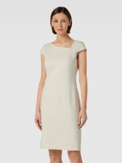 Comma Knielanges Kleid Mit Asymmetrischem V-Ausschnitt In Ecru -ModeHaus Verkaufs-Shop 9d142e2i8la4kl1m850k2ia18d0keiih9h73ejho70qk6ji6a53kuc9g84sjcjilalaj8cpja5b46cqfal3jce1lc4q64d3374pjcdpkcgrj4oj46kpm4c3174sm8c33ccrm6pg