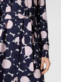 Knielanges Kleid Mit Allover-Muster In Dunkelblau -ModeHaus Verkaufs-Shop 9p358j2i9ta5ccqm8d944cig60okclhl9l236iaf9p1ksjaa994kic2eah9j8e286kr42jqc652j6kqc8so62d9m6cs30p9n6opmadhk6ph3gohg61hjge9pc5hj6cr16gr68do