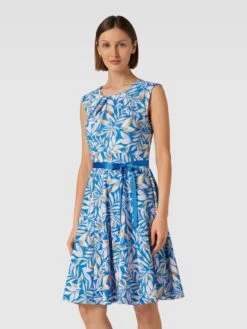 Knielanges Kleid Mit Taillengürtel In Blau -ModeHaus Verkaufs-Shop 9p8koipm6t734hab912jghpl6p3j8jpo6l338hhh89142jqh9t0kcdqf9l0l6ki98t5lcd25614j6dq46co30e35coo34pj3ckp38dhk70qjao9k6osm8pb174q3ephj68r30o8