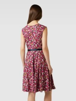 Knielanges Kleid Mit Allover-Muster In Marineblau 11 Knielanges Kleid Mit Allover-Muster In Marineblau -ModeHaus Verkaufs-Shop 9t4j8daf6p8l6li39coj4daa9gp32laf8h4kid29ah43ahia84skee2l6l354kib8kp50gig71532l2ma53jap1nclimcc9p71h3ge1k75gmce1m6orj2opp61hjco9gclgm8do