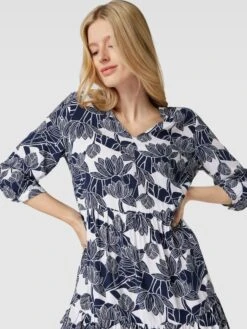 Knielanges Kleid Aus Viskose Mit Allover-Print In Dunkelblau -ModeHaus Verkaufs-Shop a59k4iqea5754di8a1a50k1m9h330cqk6p1kqjq488sk6ga6ada4ok9g84sjcia2adakkjica9738la2ap3j6chm6gqjacpmcor3adpk6ti3ie1lclj36p9mclj6ap1g61j3gog