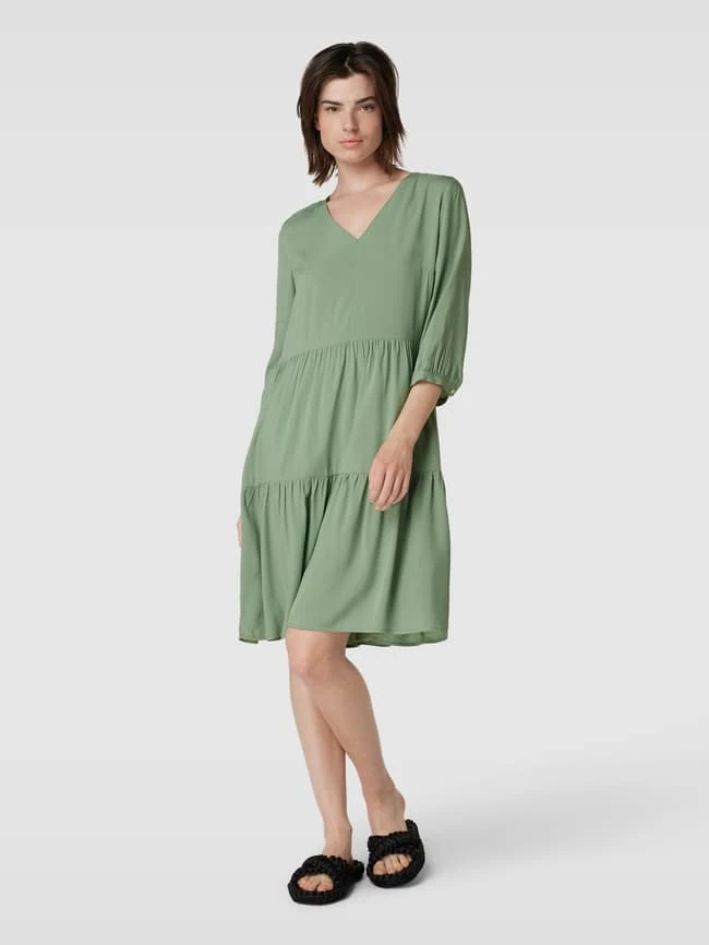 Knielanges Kleid Aus Viskose Im Stufen-Look In Grasgrün 3 Knielanges Kleid Aus Viskose Im Stufen-Look In Grasgrün