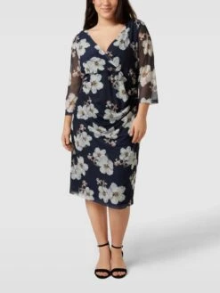 PLUS SIZE Knielanges Kleid In Wickel-Optik In Marineblau 10 PLUS SIZE Knielanges Kleid In Wickel-Optik In Marineblau -ModeHaus Verkaufs-Shop a9532jic692j0g9o9kr30d2m8db56iae84s52c1i9p65chpk8l63ckqdad8lcj1pakojge27a0rl2eai9h3mao9hc4p3ccb66tgj4ohk6tijaob164s36e1mcdj3edpj6soj4og