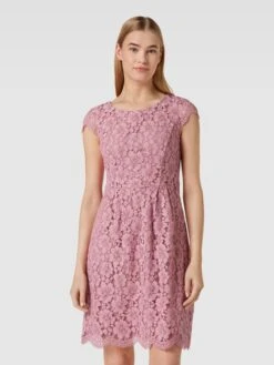 Knielanges Kleid Mit Floralen Stickereien In Rosé -ModeHaus Verkaufs-Shop ad2j6gaaah33gjhhap84ql9o8l8jak9iap24qdig6l936chl9d958lhgad5k2chi6134aja8ap2kcji2a53j4e9m60p6acpo64q6cc1kc5h36oj4cpi32d9l75j30phmclimad8