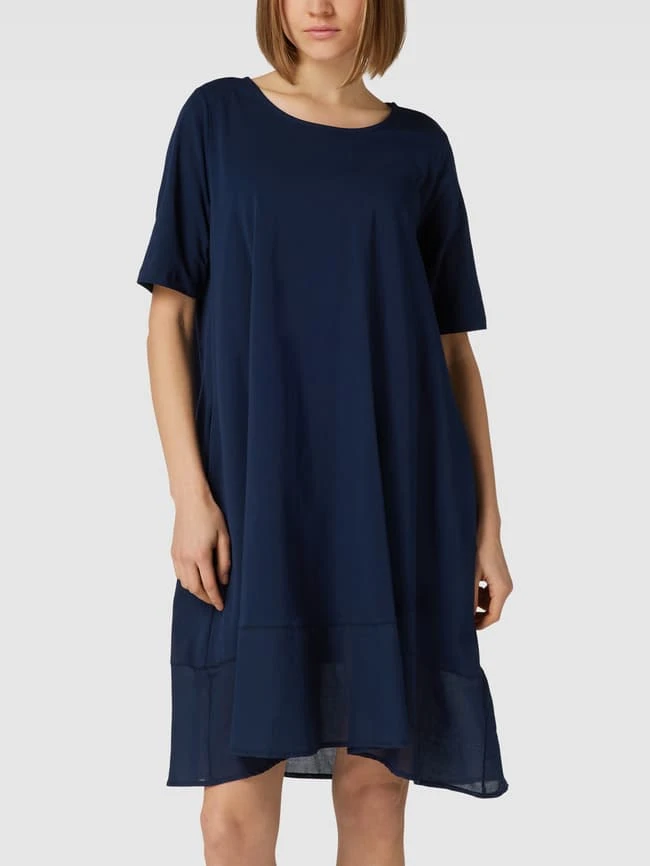 Knielanges Kleid Mit Seitlichen Eingrifftaschen In Royalblau 6 Knielanges Kleid Mit Seitlichen Eingrifftaschen In Royalblau – Bild 4