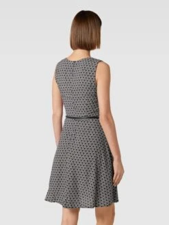 Knielanges Kleid Aus Viskose Mit Taillengürtel In Marineblau -ModeHaus Verkaufs-Shop ags42iq5a4ol0j9ha8pkuiqf9go36dhm6cojai2l8d4l6ki9al7kidho89732lhh9t24eli89p6kkda3al3j2ohnc5j36ob4ccsjgd1kc9hjae9icko3edr460o6adhgccojcp0