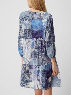 Kleid Mit Floralem Musterin Marineblau -ModeHaus Verkaufs-Shop al4j6c9oa9750cia8d334iaaa96lceaj8gs4eki39p9kqiib8d430kqla14k2jq36os4ejpj6cr4oe23a93jcdr16ks3gcpk6cqmccpk75i3eoj6cos62dj26lij6p1pcksjcog