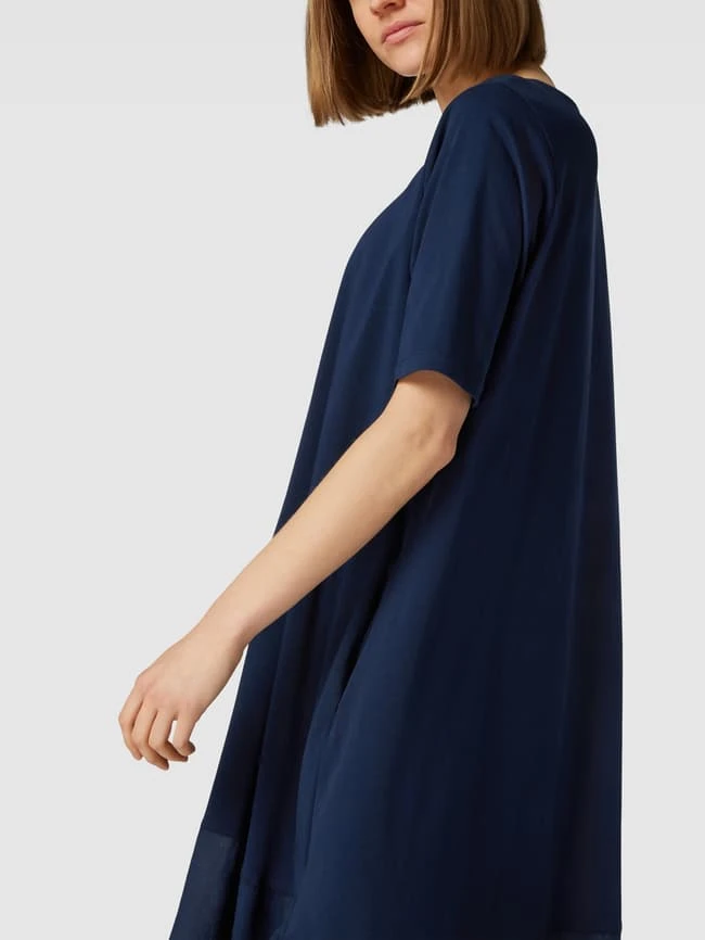 Knielanges Kleid Mit Seitlichen Eingrifftaschen In Royalblau 5 Knielanges Kleid Mit Seitlichen Eingrifftaschen In Royalblau – Bild 3