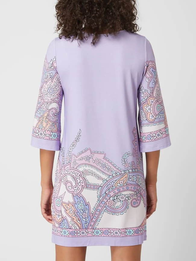 Kleid Mit Paisley-Musterin Flieder 7 Kleid Mit Paisley-Musterin Flieder – Bild 5