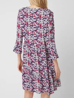 Kleid Mit Abstraktem Musterin Lila Meliert -ModeHaus Verkaufs-Shop ap248e2l8crk4jq29da36dhk992kkeag60q58kqi8d5jcd2i9t2k8d1h8l45ceamap250la16d5j0li394o34d1j6kpjcpb66pij6phkc4qjgeb4cphjie9h6krj4cr6c4sj0do