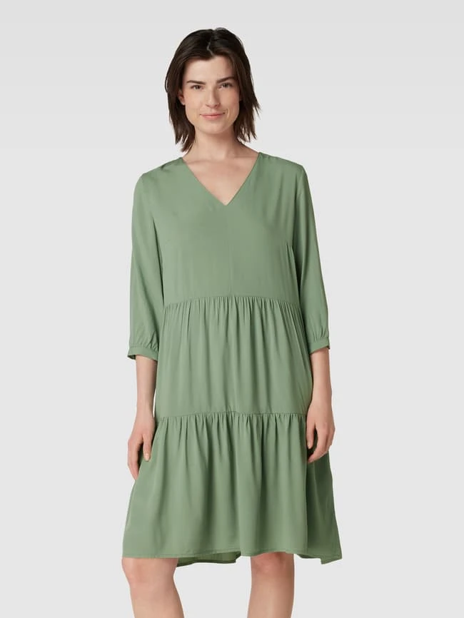 Knielanges Kleid Aus Viskose Im Stufen-Look In Grasgrün 6 Knielanges Kleid Aus Viskose Im Stufen-Look In Grasgrün – Bild 4